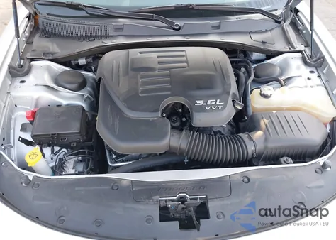 2019 Dodge Charger Sxt Awd z USA, uszkodzony, nr VIN 2C3CDXJG1KH619649